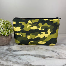 Load image into Gallery viewer, Pouch - Camo Bold Green
