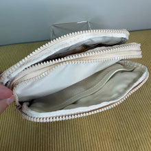 Load image into Gallery viewer, Remi - Nylon Crossbody - Camo