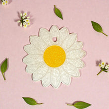Load image into Gallery viewer, Medium Daisy Freshie