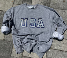Load image into Gallery viewer, USA GLITTER EMBROIDERED PATCH SWEATSHIRT