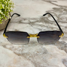 Load image into Gallery viewer, Sunglasses - Style I - Purple Clear

