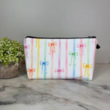 Load image into Gallery viewer, Pouch - Bows &amp; Stripes

