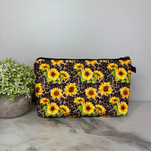 Load image into Gallery viewer, Pouch - Sunflower Animal Print
