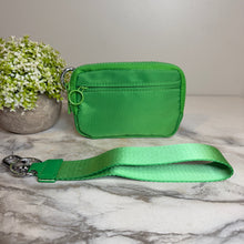 Load image into Gallery viewer, Rue - Nylon Wristlet Wallet - Kelly Green
