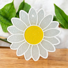 Load image into Gallery viewer, Spring Daisy Freshie
