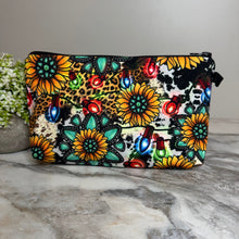Load image into Gallery viewer, Pouch - Holiday Christmas - Turquoise Sunflower with Lights
