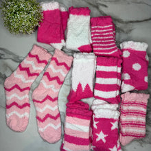 Load image into Gallery viewer, Socks - Pink Fuzzy
