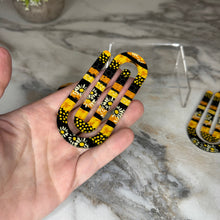 Load image into Gallery viewer, Jumbo Paperclip - Black &amp; Yellow Daisy
