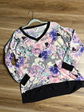 Load image into Gallery viewer, Floral LS
