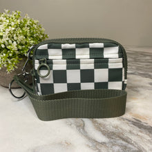 Load image into Gallery viewer, Rue - Nylon Wristlet Wallet - Checkered
