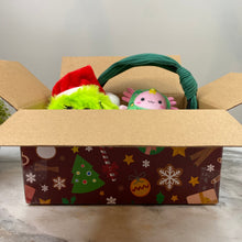 Load image into Gallery viewer, Christmas Gift Box with Crinkle Paper - Large
