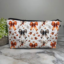 Load image into Gallery viewer, Pouch - Halloween Fall - Bow Leaves
