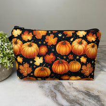 Load image into Gallery viewer, Pouch - Pumpkins &amp; Leaves
