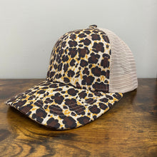 Load image into Gallery viewer, Hat - Animal Print
