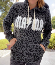 Load image into Gallery viewer, MAMA leopard hoodie
